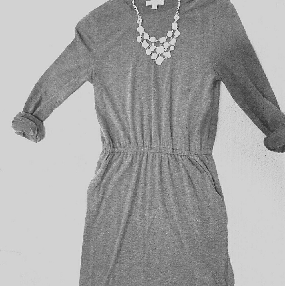 Cotton dress with pockets (worn with leggings)